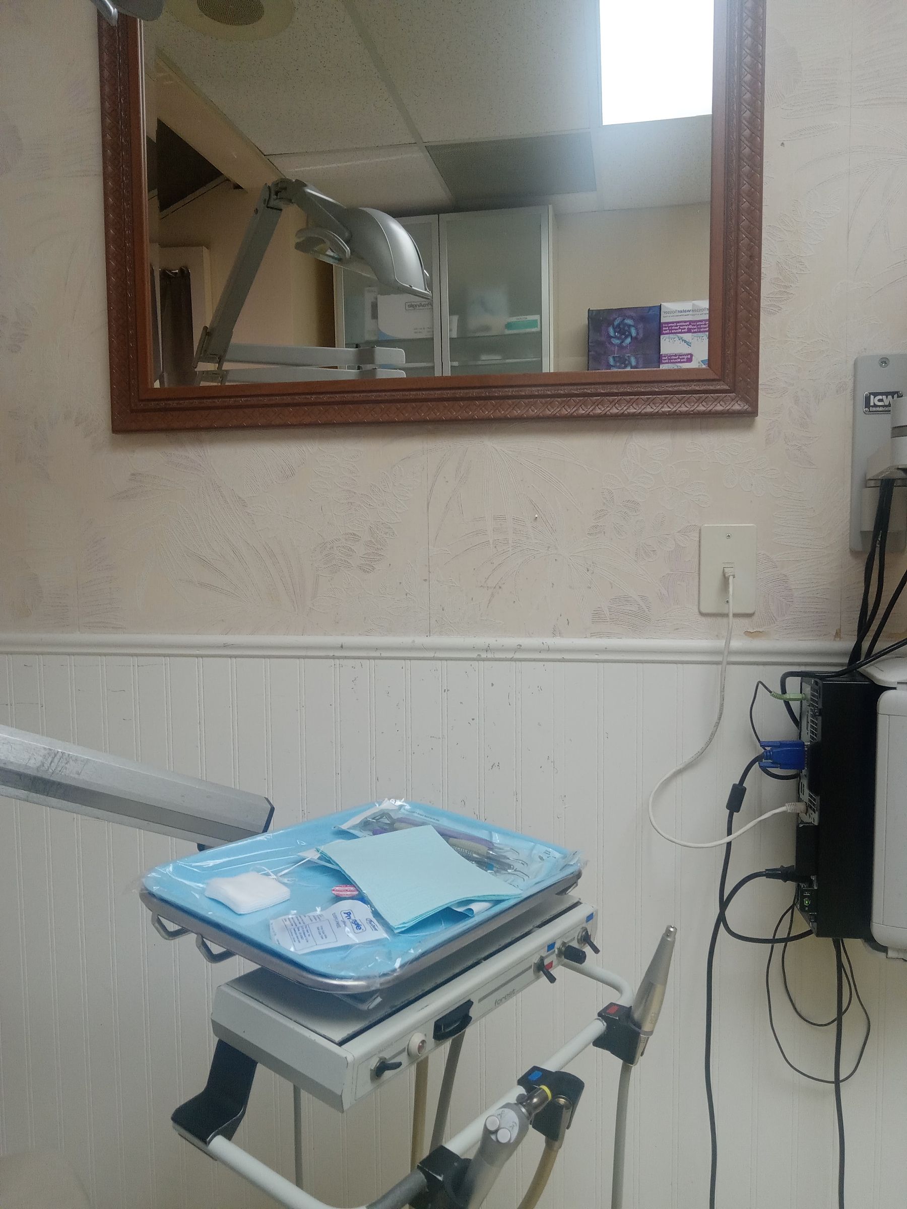 Operatory with instrument tray and mirror